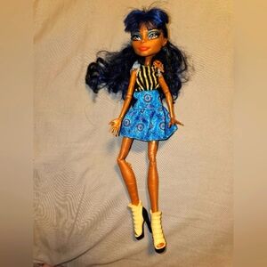 Monster High Coffin Bean Robecca Near Complete